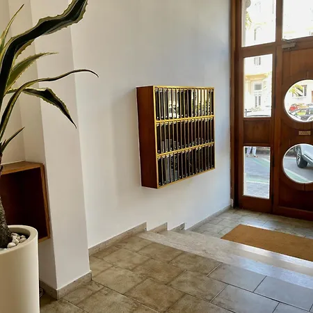 Lucevan Le Stelle By World * Viareggio