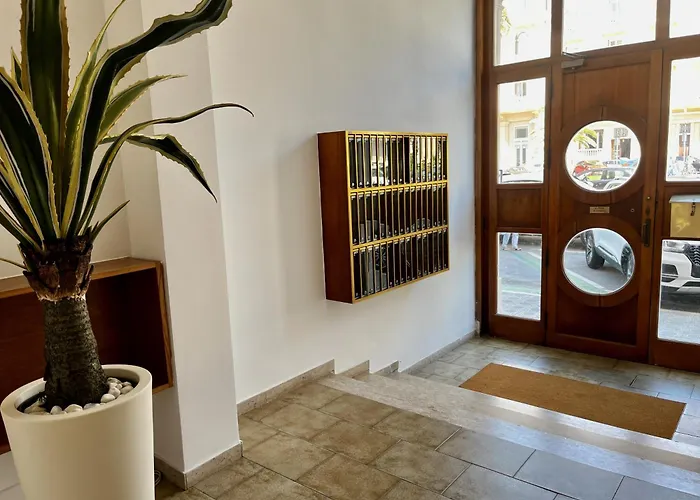 Lucevan Le Stelle By World * В'яреджо